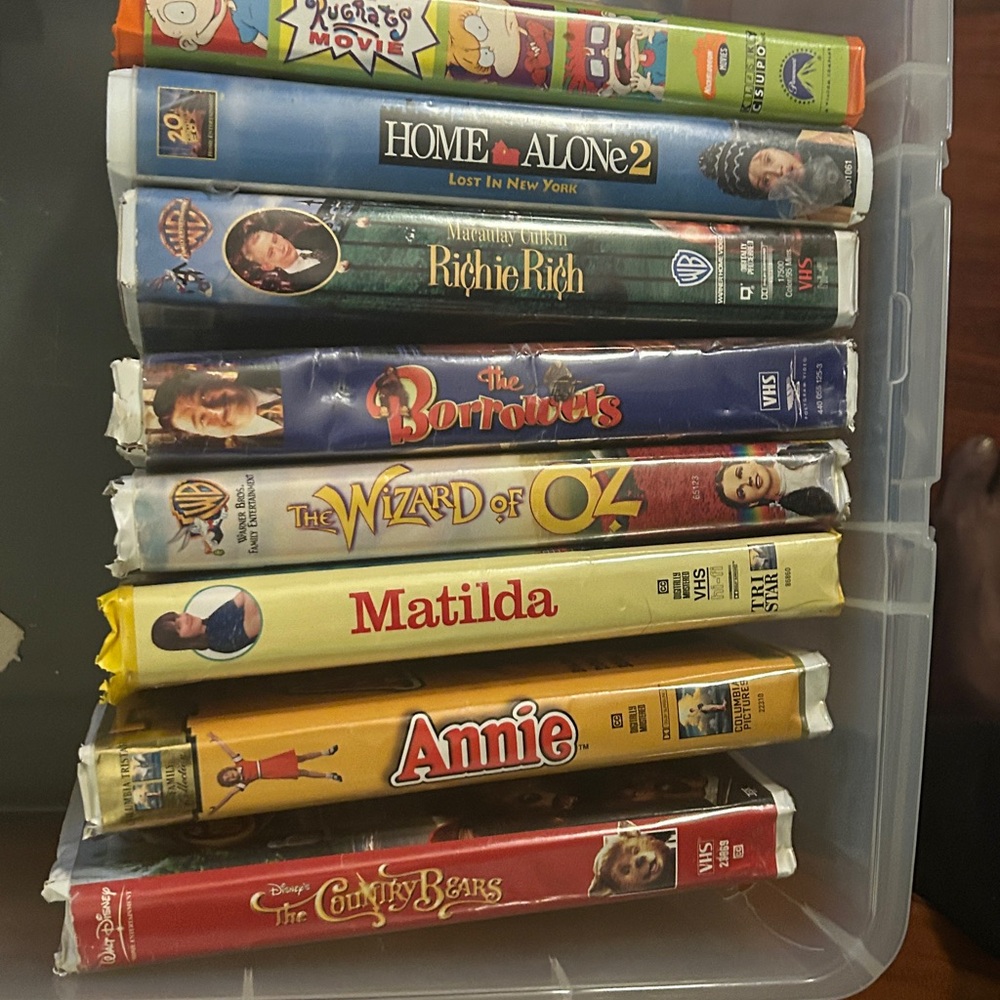 Lot of 8 Classic VTG VHS Movies - Home Alone 2, Matilda, Annie More Collectibles